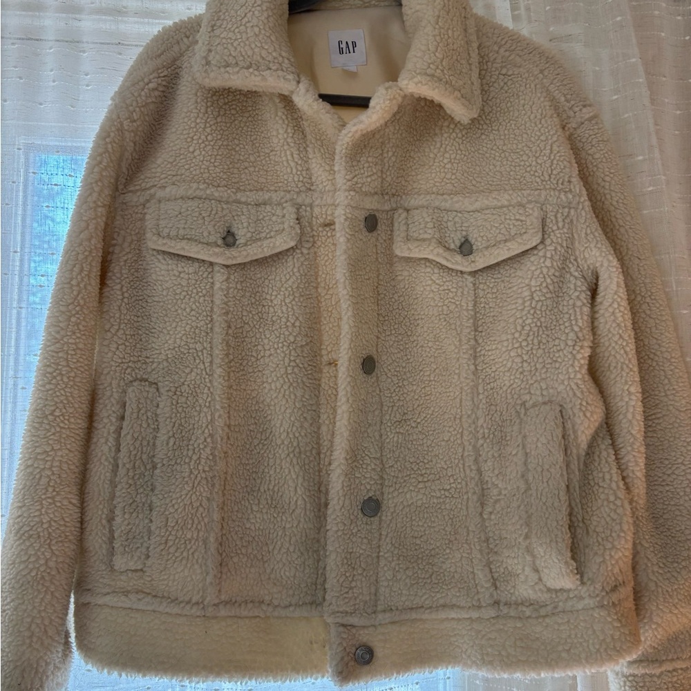 GAP women’s cream colored Sherpa Jacket